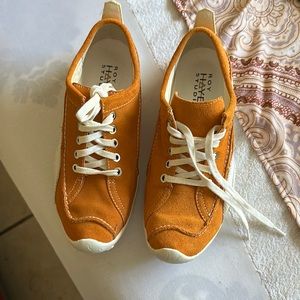 Roy Hayes Studios Vibram sole sneakers size 8